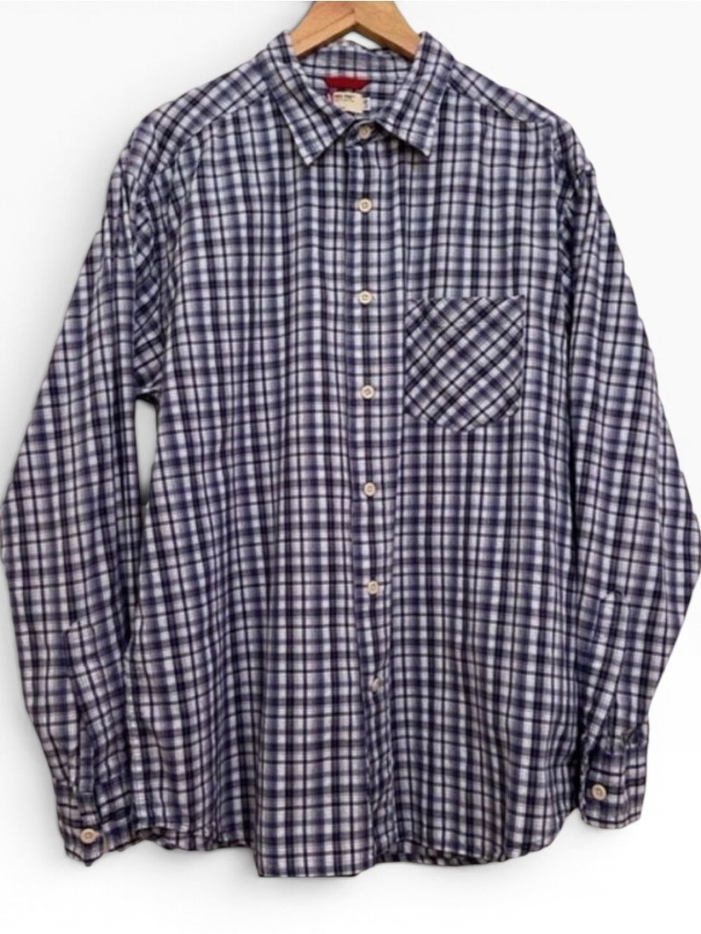 LEVI’S  button down shirt light plaid 100% cotton blue white L long sleeves